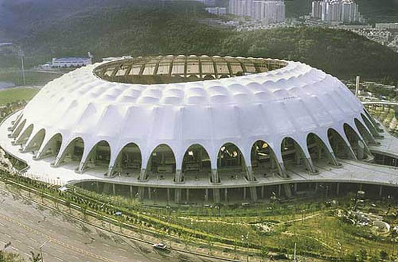 體育場 2